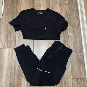 Cherokee Black petite Scrub Set